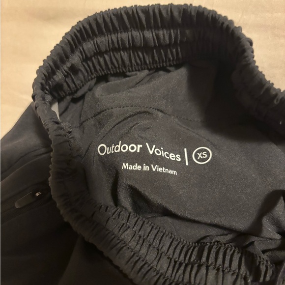 Outdoor Voices Zephyr 3” Shorts NWOT - Picture 3 of 4